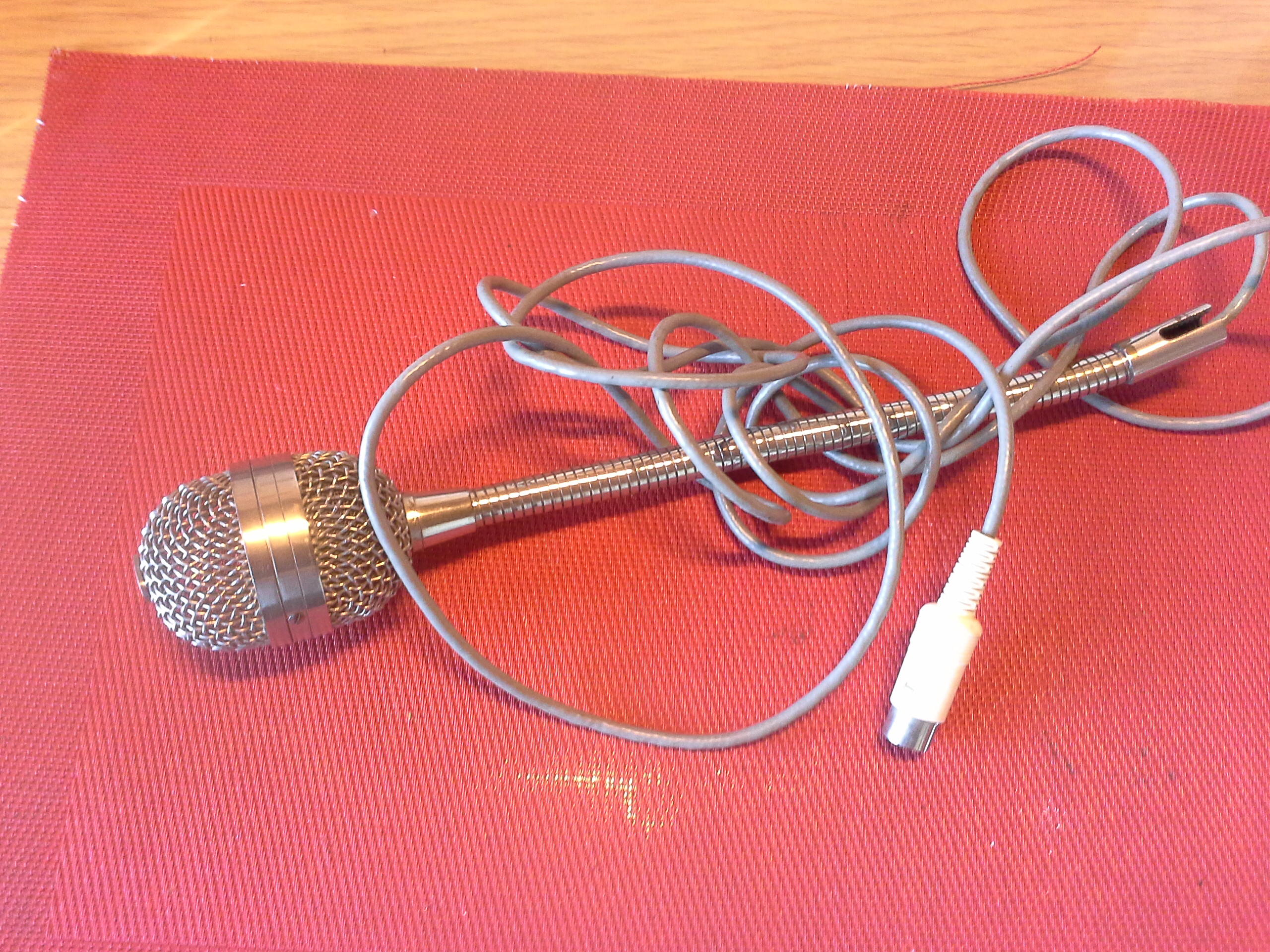 Philips Mikrophon mit Anschlusskabel