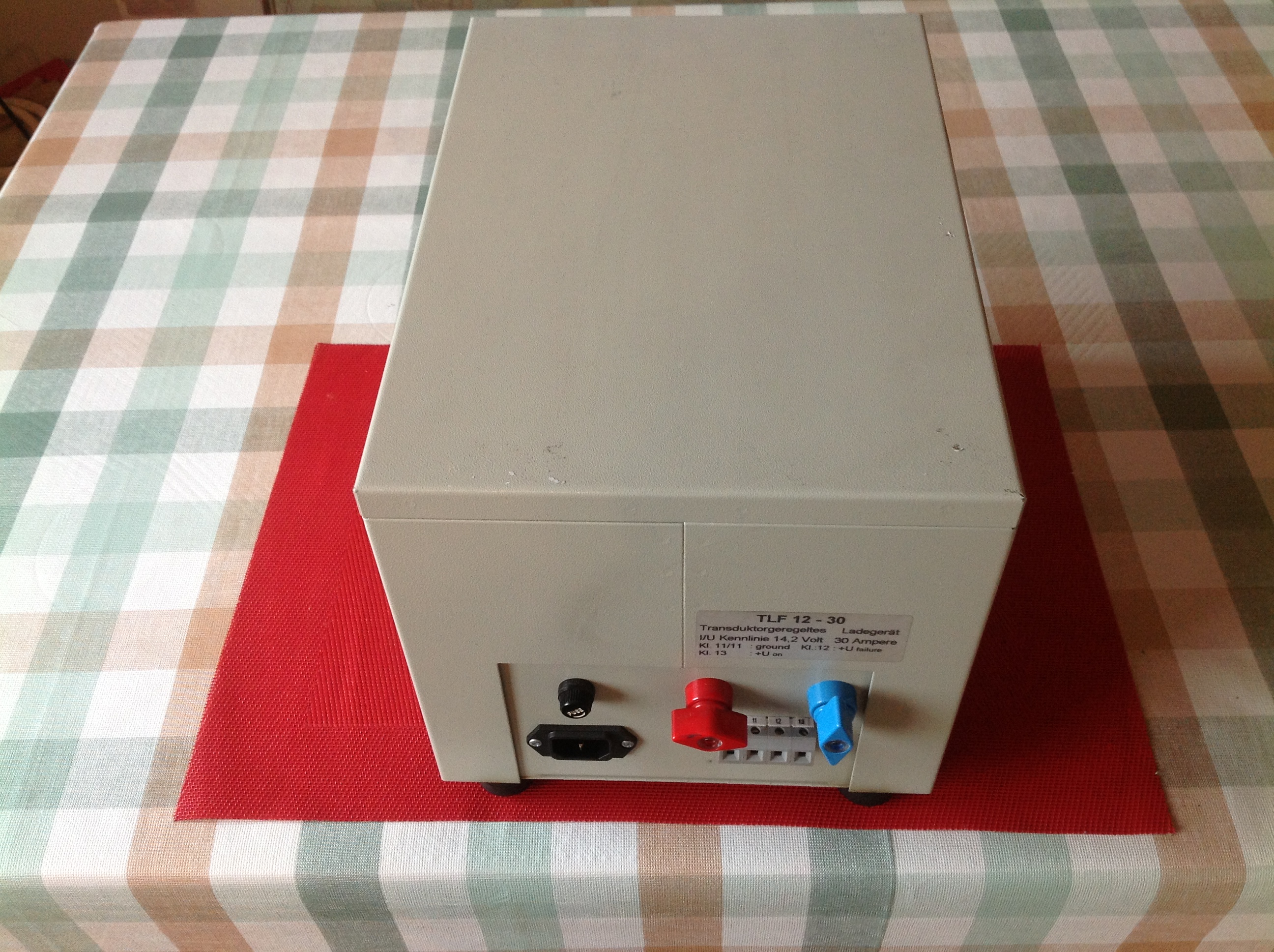 Transduktorgeregeltes Ladegerät "Transwatt" Mod. TLF 12-30 12 V, 30 A