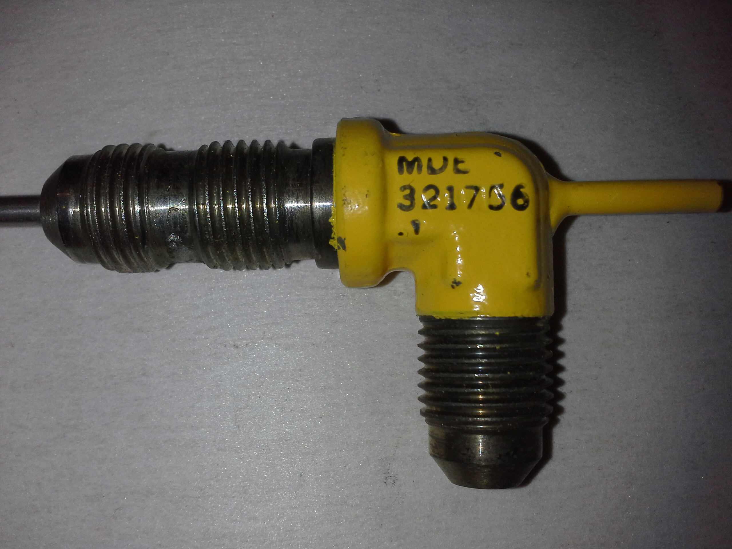 MDE321756 L-Nase Fitting Assy