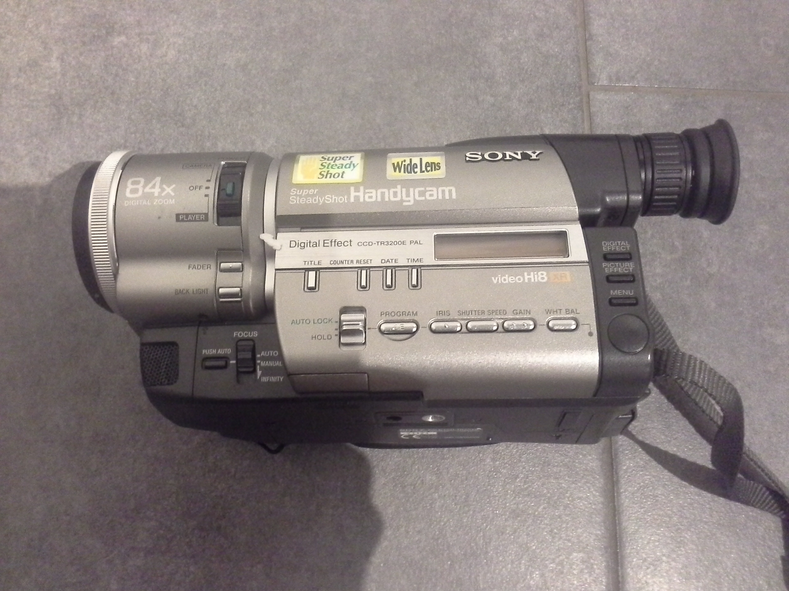 Camcorder Sony Typ CCD-TR3200E Hi8