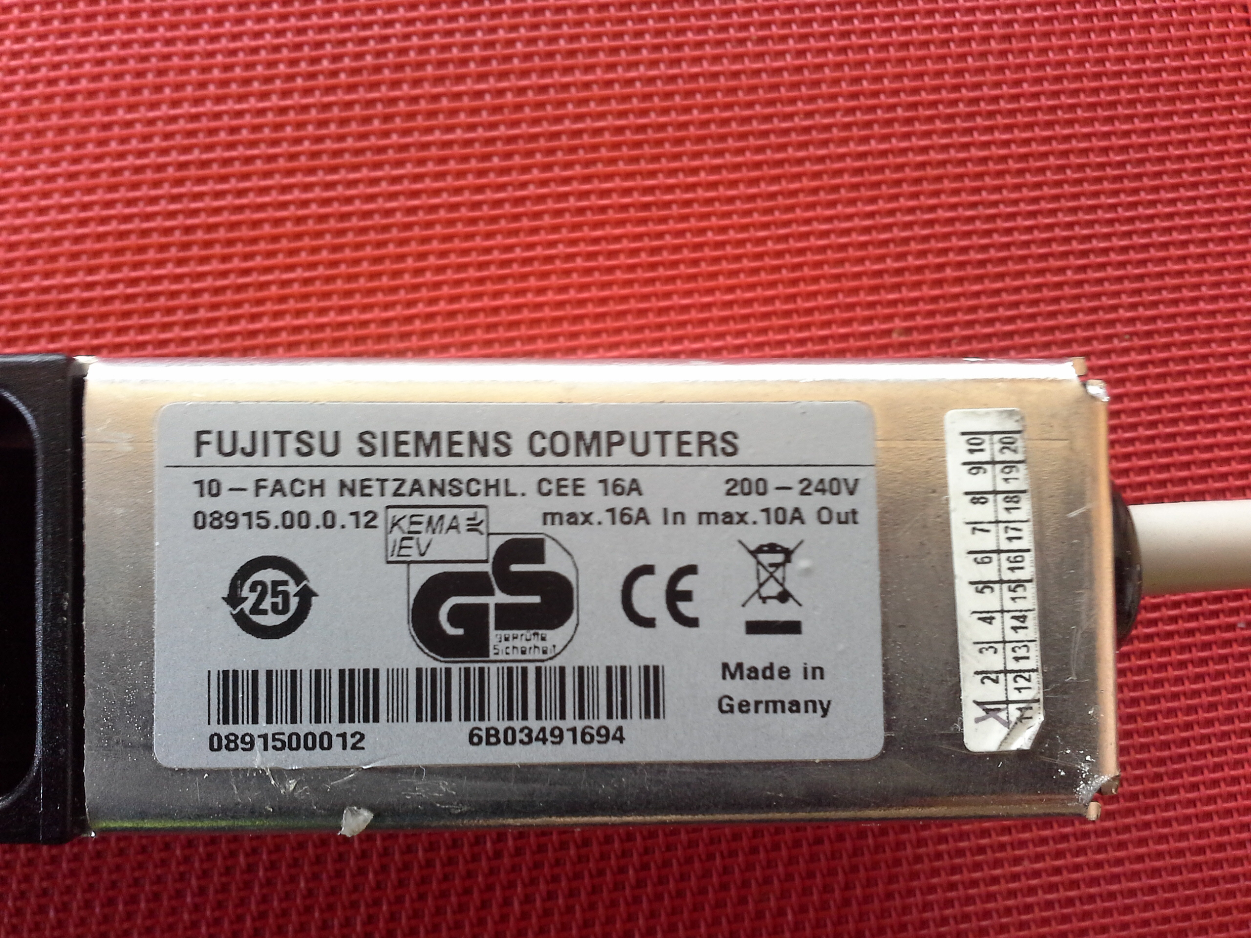 Fujitsu Siemens Netzverteiler