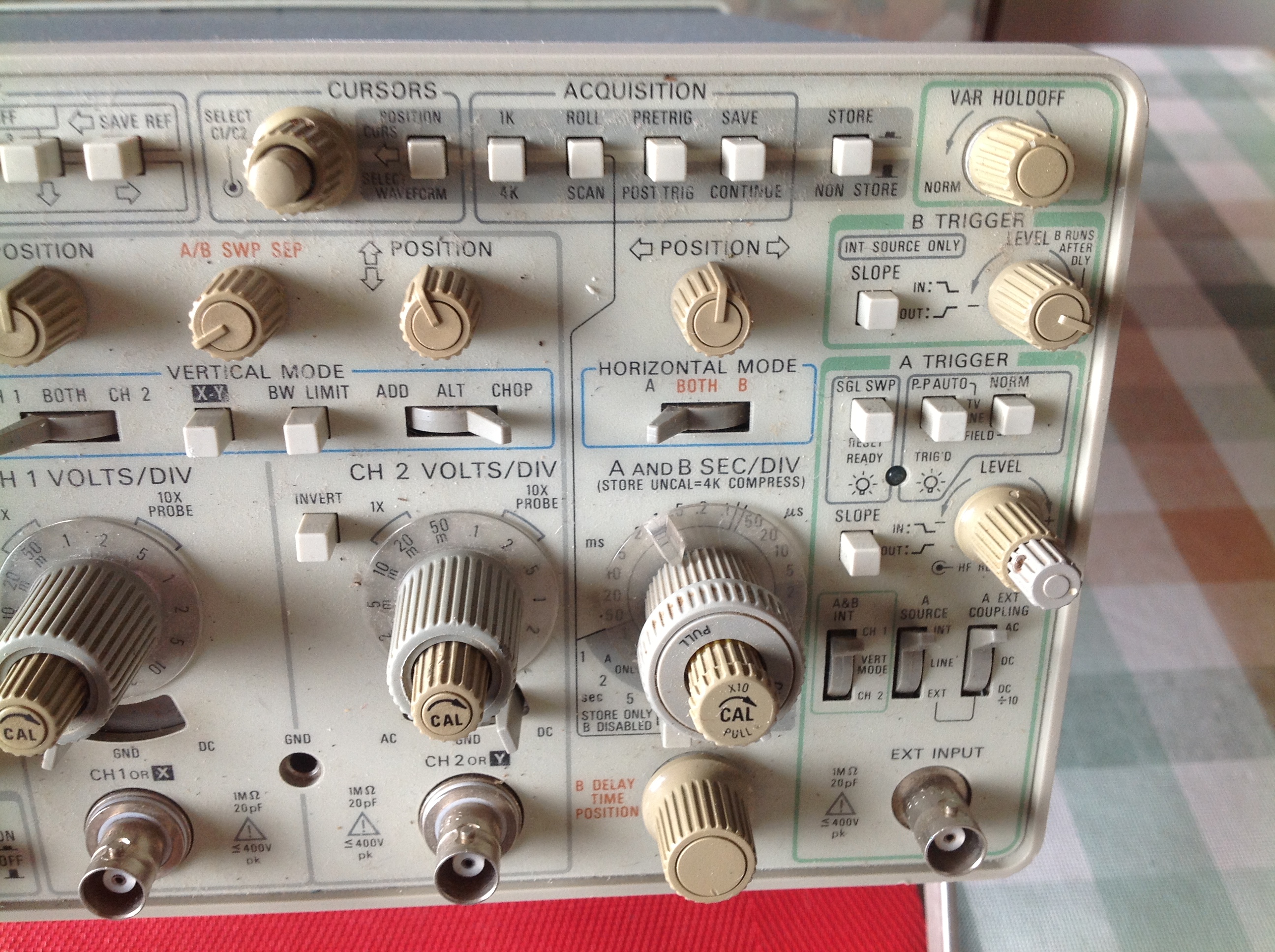 Tektronix 2230 2 Kanal Digital Storage Oscilloscope 100 MHz