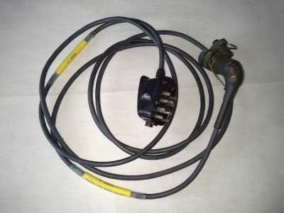 Stromversorgungskabel mit 13-Pol.Anschluß (M) und FM-Stecker