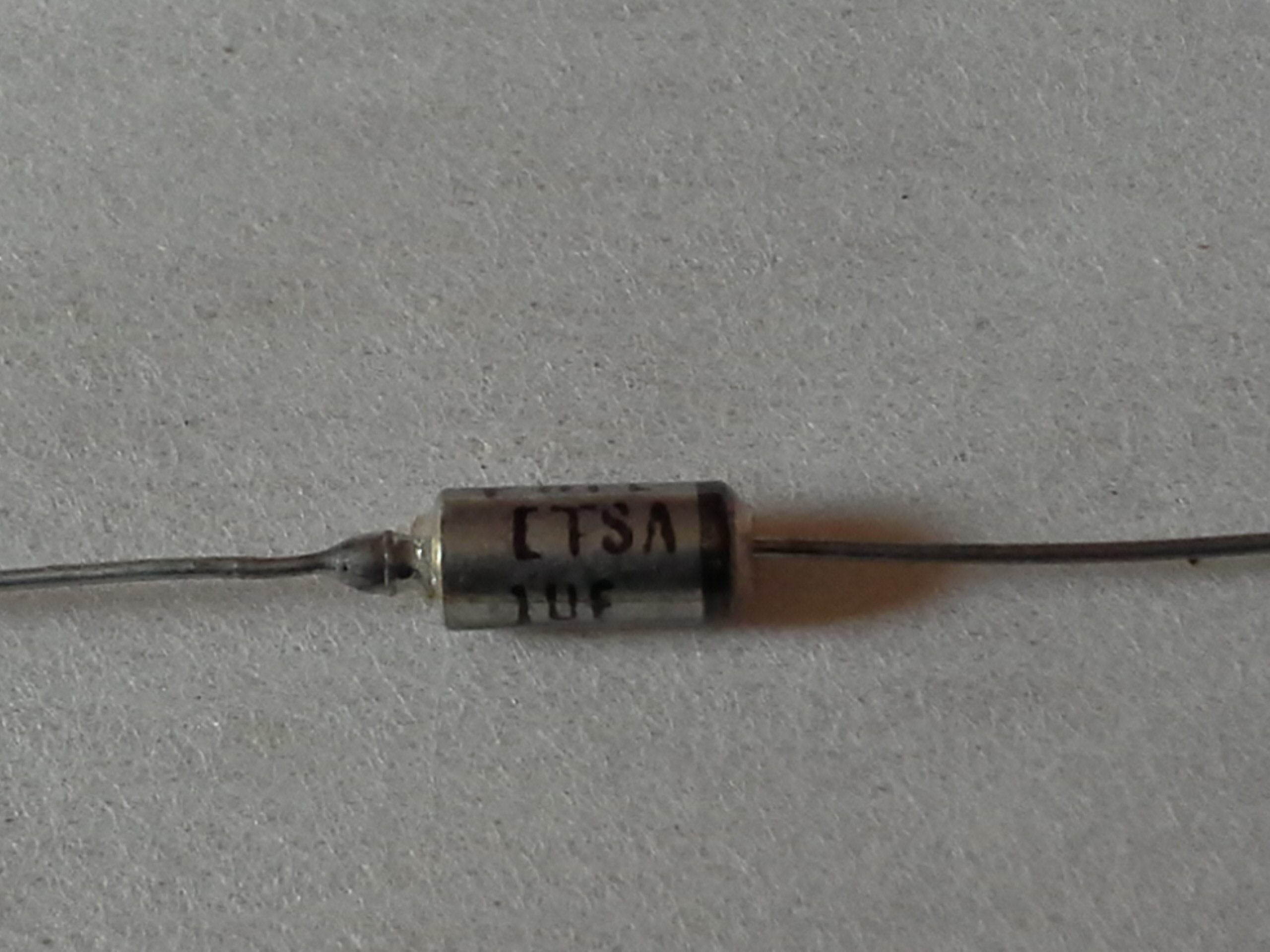 10 x Tantal-Kondensator 1µ - 35V
