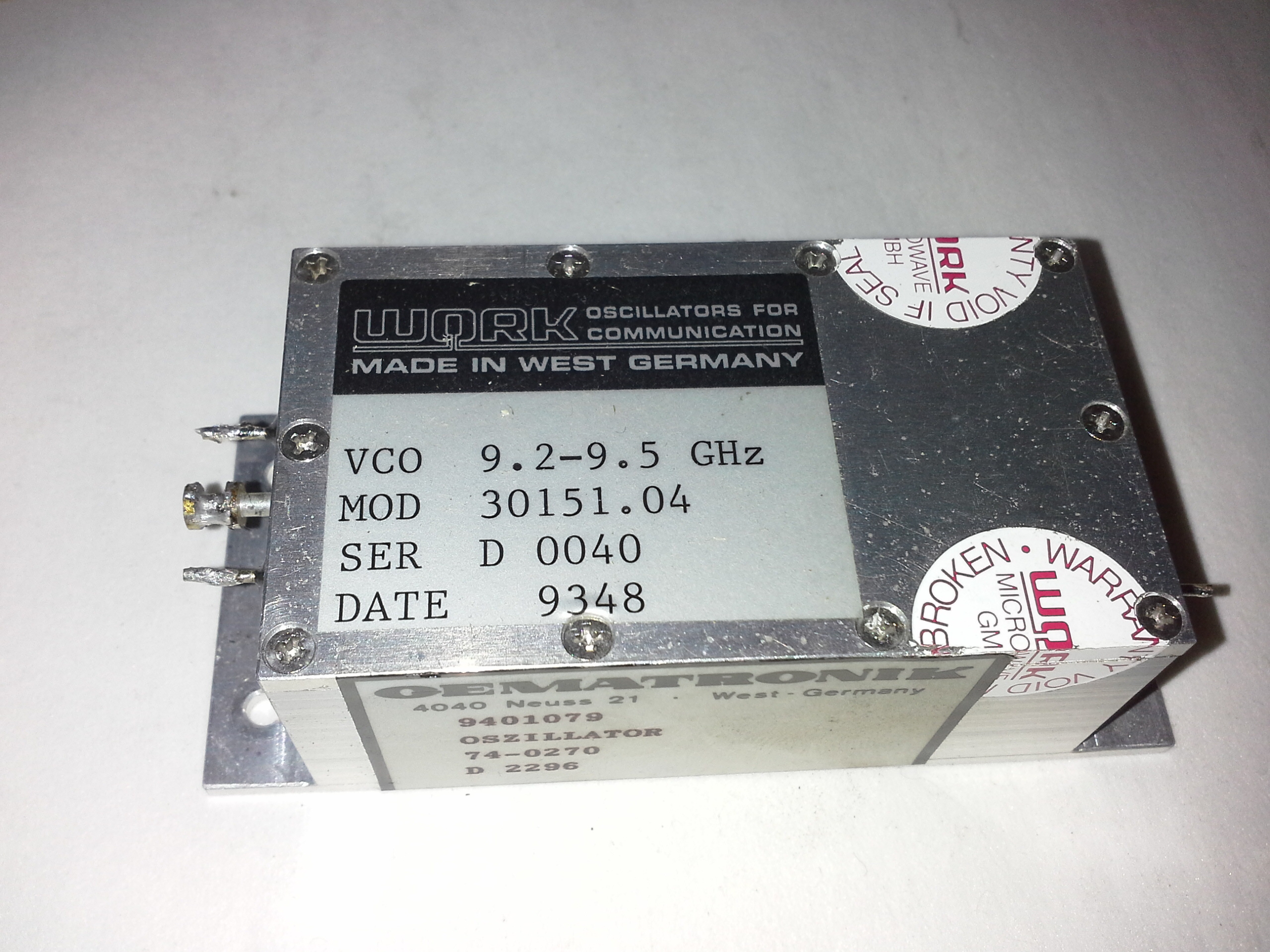 Arbeitsmikrowellenoszillator  9.2 - 9.5 GHz Mod 30151.04