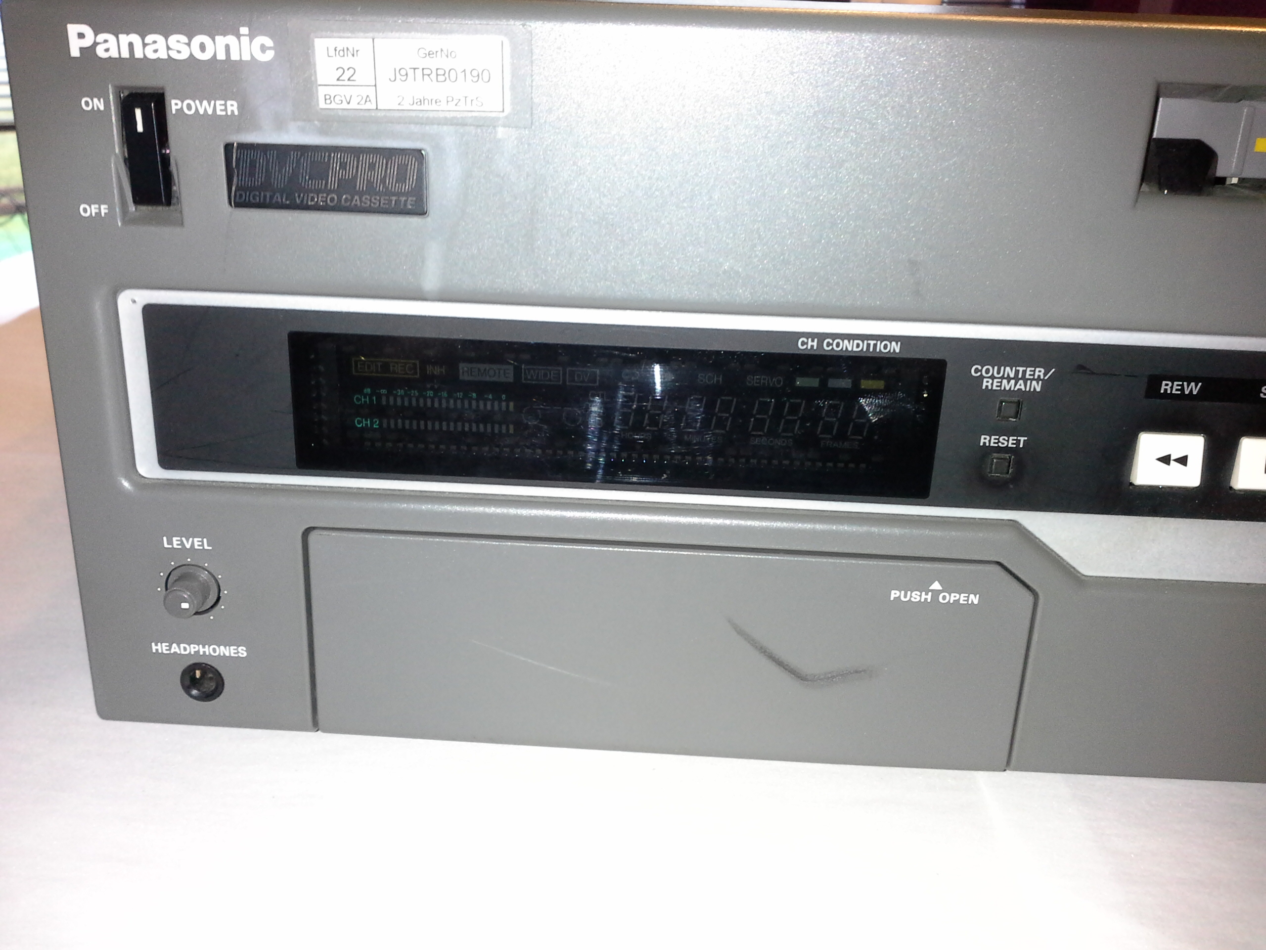 Panasonic AJ-D450 DVCPRO Digital Videoschnittrecorder