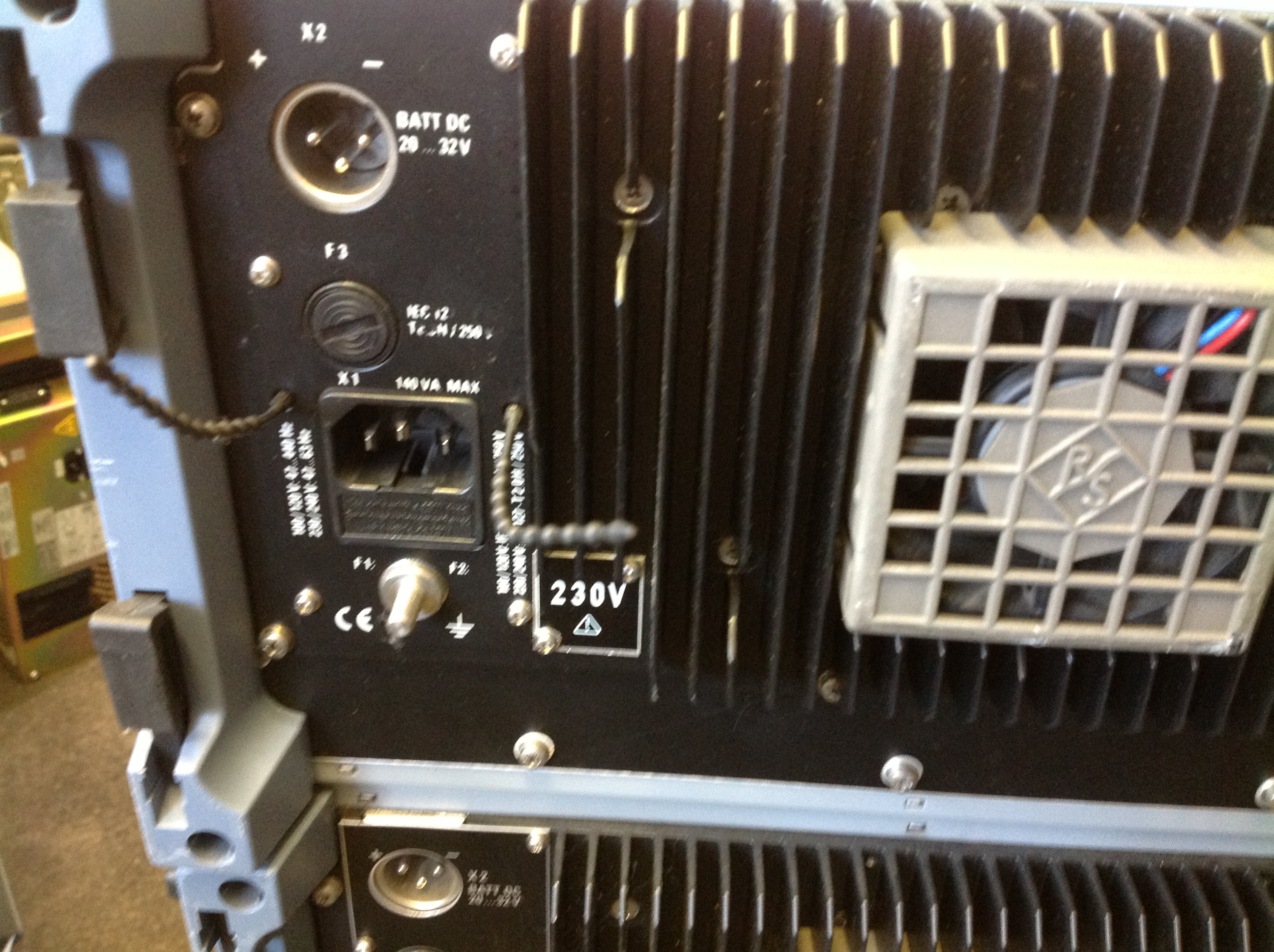 Rohde &amp; Schwarz VHF/UHF Peilfunkanlage ADD 150