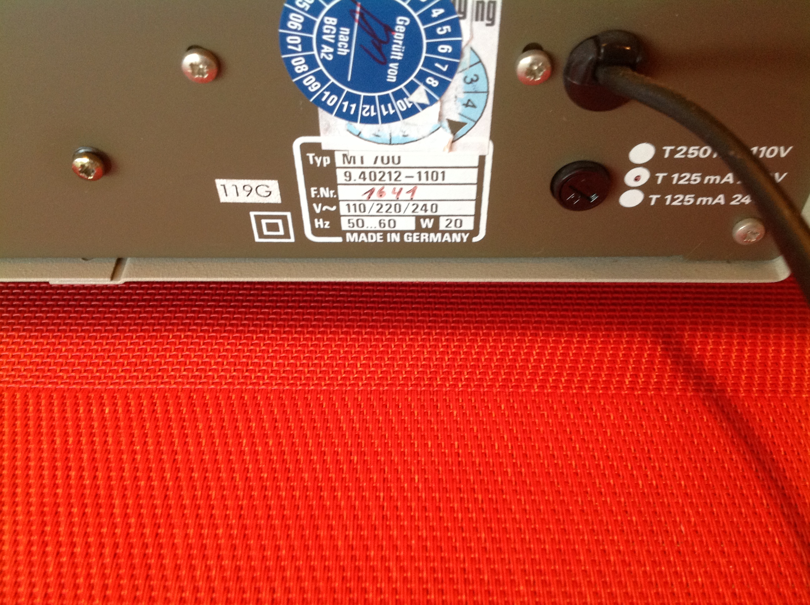 Grundig Monitor-Tester MT 700 - Farb-Balkengenerator