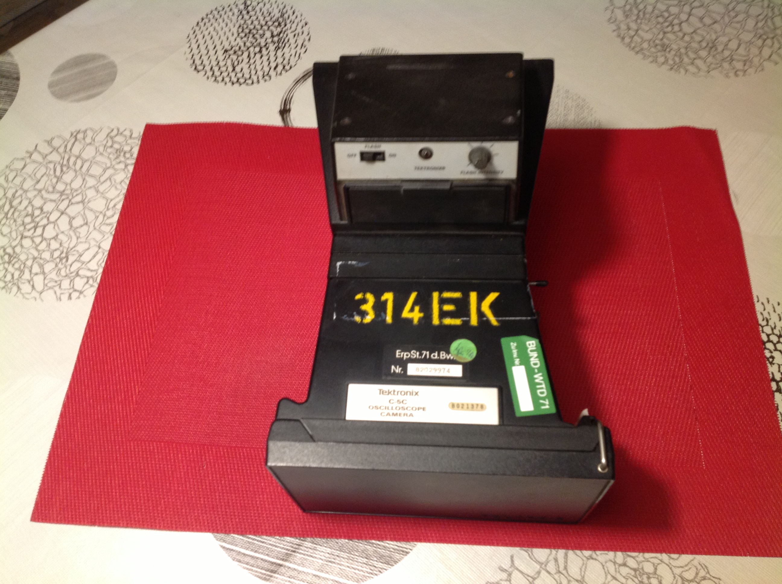 Oscilloscope Camera Tektronix C-5 C mit Polaroid-Rückteil