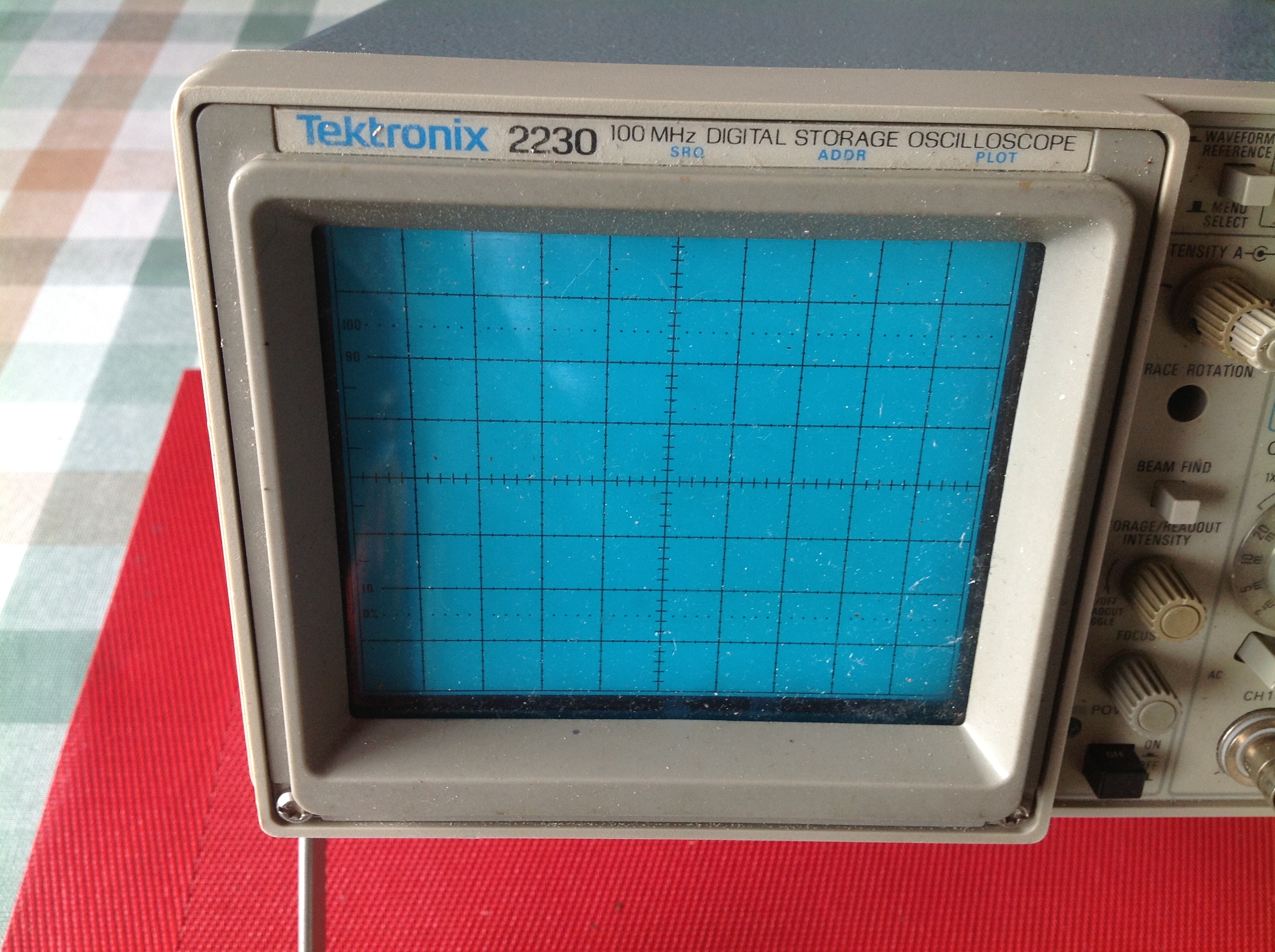 Tektronix 2230 2 Kanal Digital Storage Oscilloscope 100 MHz